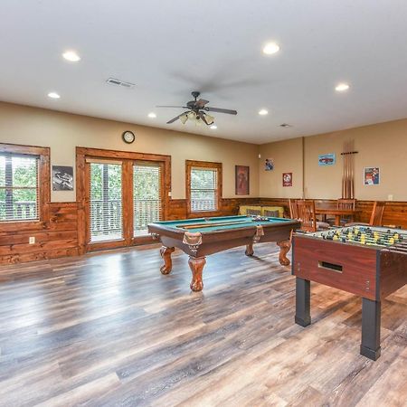 Smokystays 6 Bedroom Cabin พิเจนฟอร์จ ภายนอก รูปภาพ