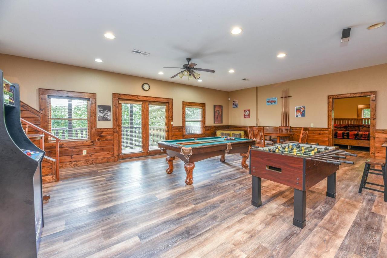 Smokystays 6 Bedroom Cabin พิเจนฟอร์จ ภายนอก รูปภาพ