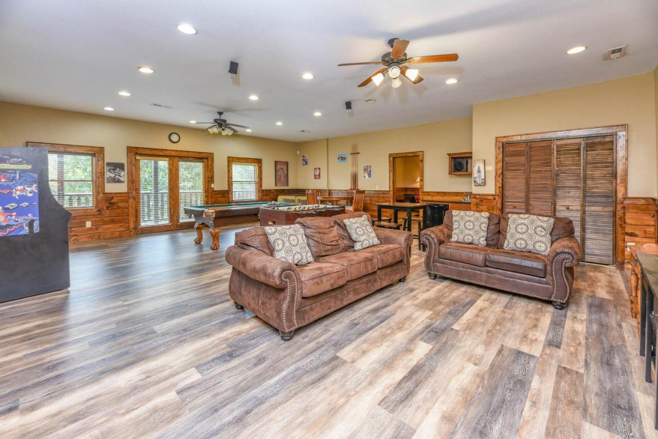 Smokystays 6 Bedroom Cabin พิเจนฟอร์จ ภายนอก รูปภาพ