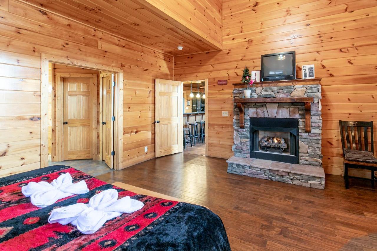 Smokystays 6 Bedroom Cabin พิเจนฟอร์จ ภายนอก รูปภาพ