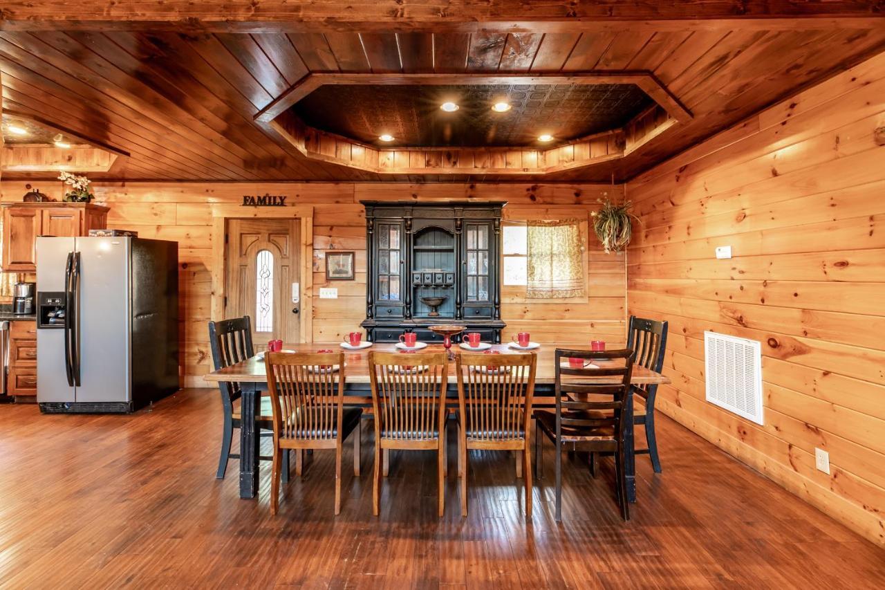 Smokystays 6 Bedroom Cabin พิเจนฟอร์จ ภายนอก รูปภาพ