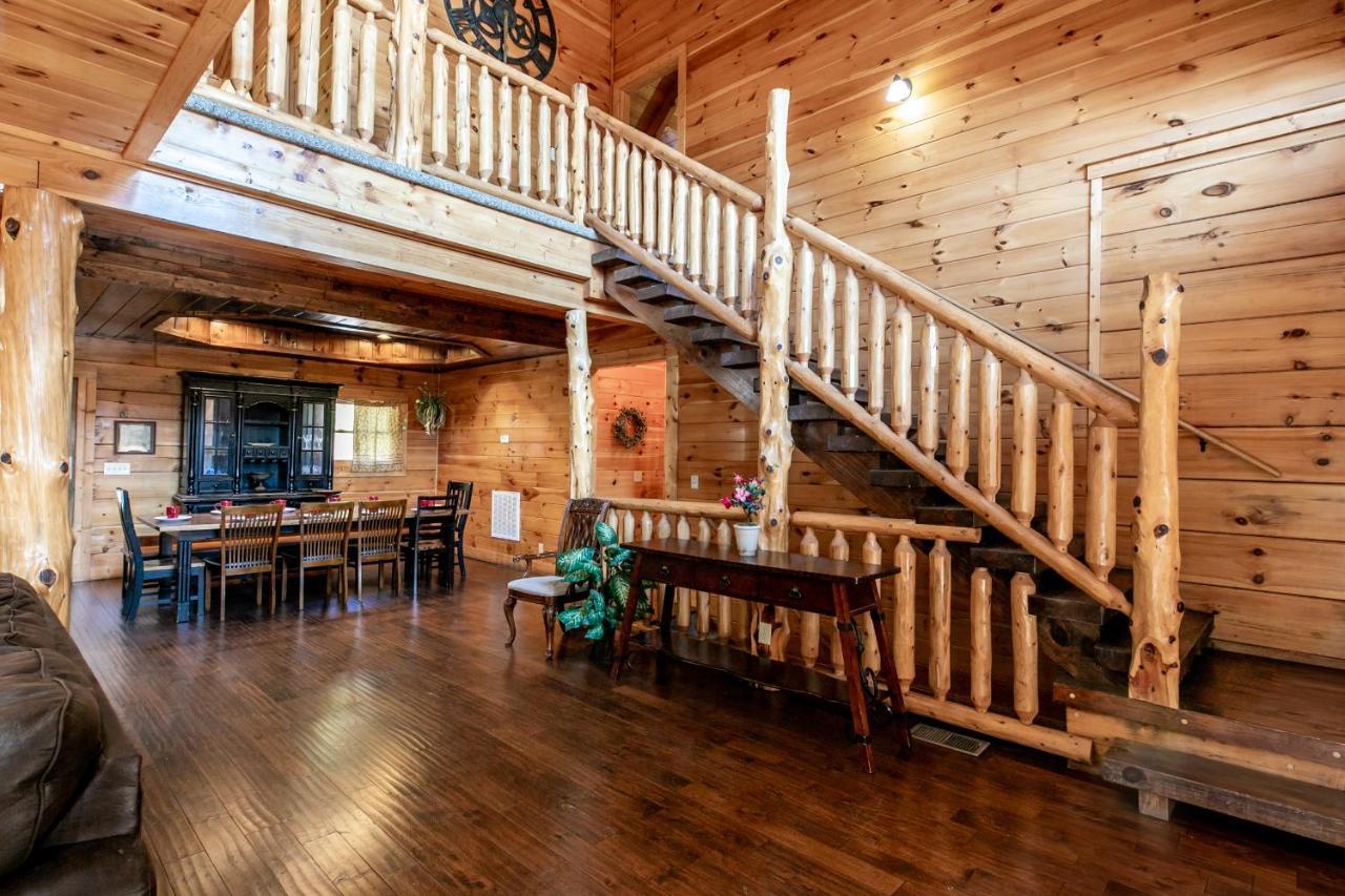 Smokystays 6 Bedroom Cabin พิเจนฟอร์จ ภายนอก รูปภาพ
