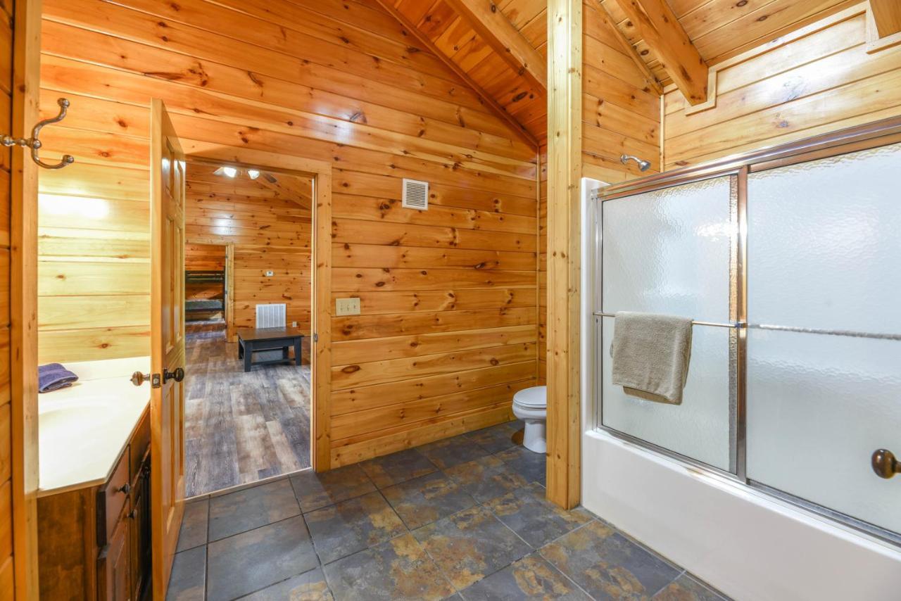 Smokystays 6 Bedroom Cabin พิเจนฟอร์จ ภายนอก รูปภาพ